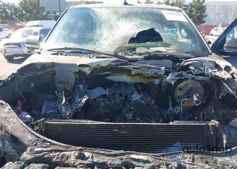 2021 Lincoln Navigator Reserve z USA, uszkodzony, nr VIN 5LMJJ2KT0MEL03009